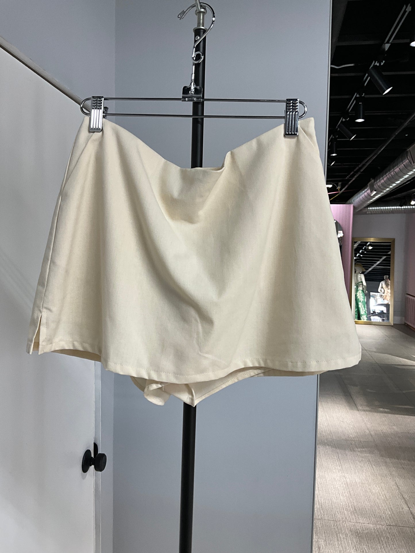 Cream Low Waist Skort